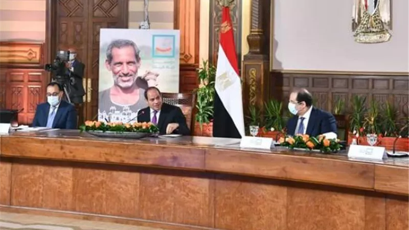 من هو المواطن الذي دعاه السيسي لحضور الحفل الكبير؟
