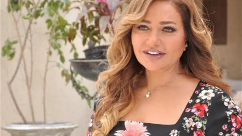 ليلى علوي تبدأ تصوير أولى مشاهد فيلمها الجديد ”قصة 200 جنيه”