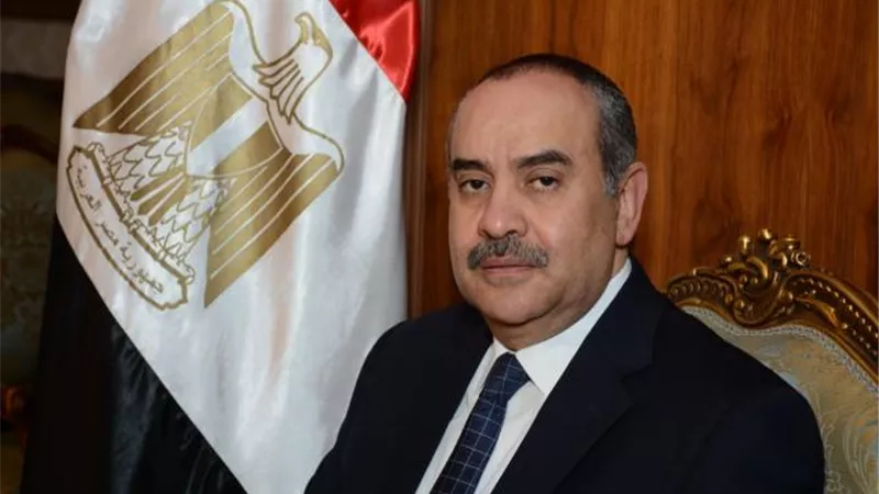 وزير الطيران المدني يتفقد مطار الغردقة