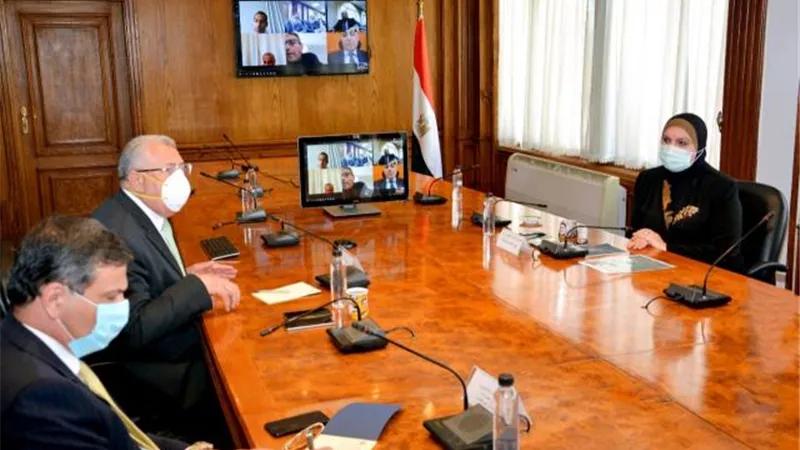 وزيرا الصناعة والزراعة يبحثان تمويل مشروع التحول إلى نظم الري الحديث