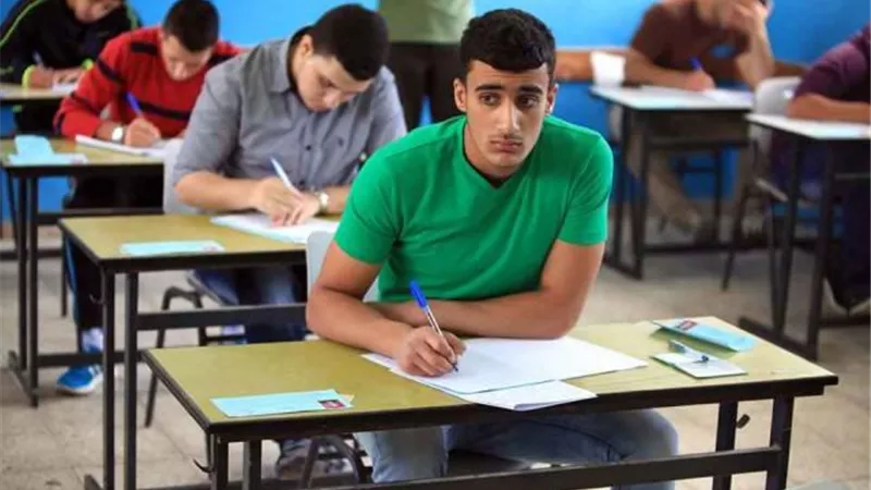 هل فعلا ينتقل فيروس كورونا عن طريق ورقة الامتحان؟.. إليك الإجابة
