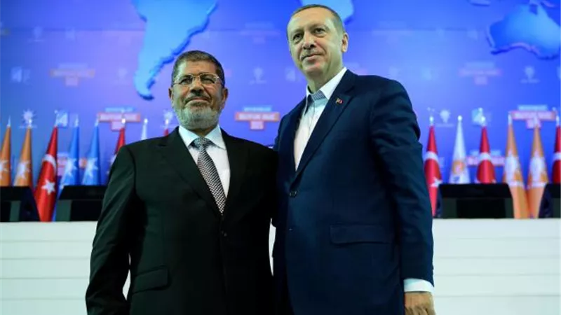 ياسر بركات يكتب عن: أردوغان يعترف فى تسجيل صوتى :  أقنعت مرسى بمشروع القمامة لكسب تصويت المصريين!