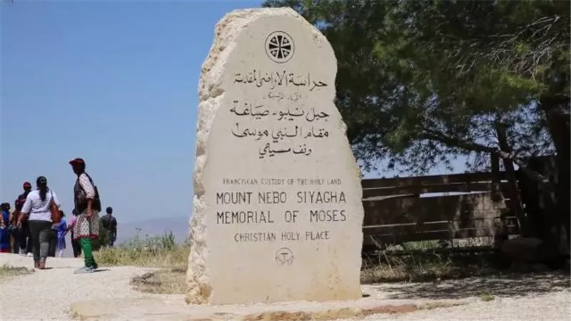 فقأ إحدى عينيه .. قصة سيدنا موسى مع ملاك الموت كما رواها النبى
