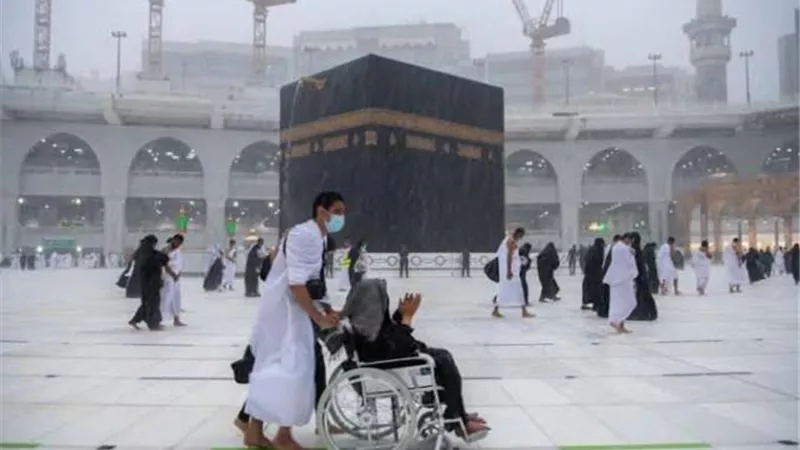 عاجل.. هطول أمطار غزيرة على السعودية