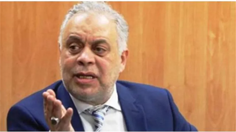 أشرف زكى: مش هسيب حقى واللى شايف أن الفن حرام ملوش مكان فى النقابة