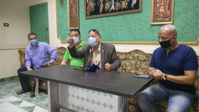 مظلات خارج اللجان وقرض حسن ومواصلات.. خدمات للمعلمين خلال الامتحانات