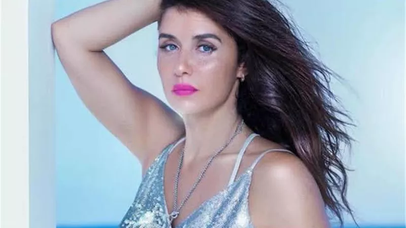 غادة عادل تجسد دور طبيبة في ”الثمانية” مع آسر ياسين