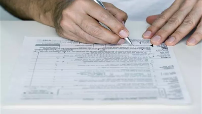 كيف تستخرج تصاريح العمل من المنزل؟.. إليك الطريقة بالفيديو