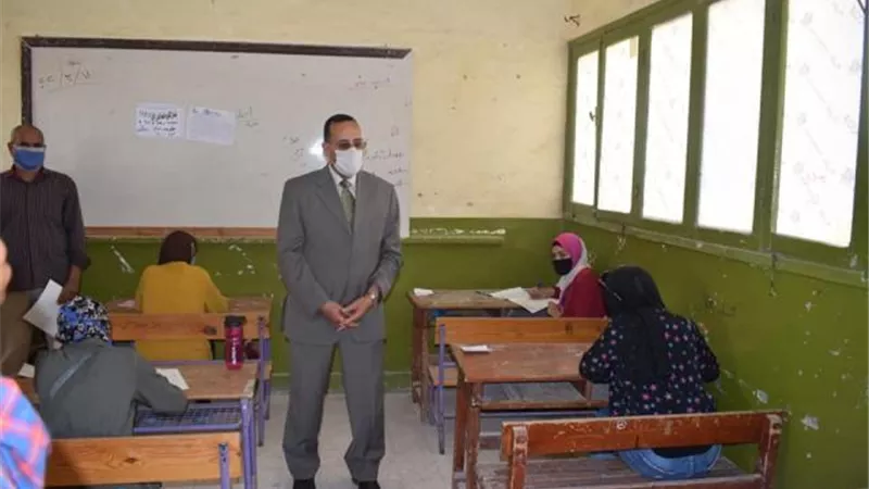 ضبط طالب نشر امتحان ”اللغة العربية” علي السوشيال ميديا