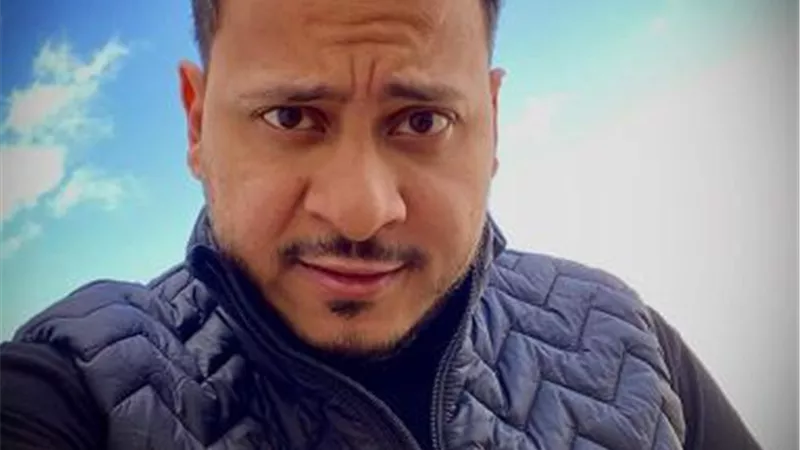 كريم عفيفي ينعى ”علي” ابن أوس أوس