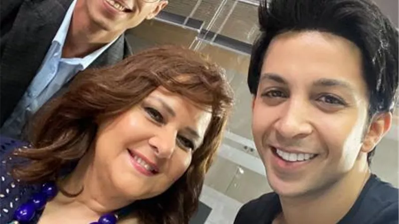 بعد 90 يوم.. هشام جمال ينشر صورة برفقة دلال عبد العزيز ويطلب من جمهورها الدعاء
