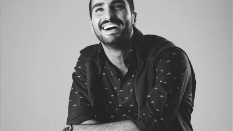 بالصورة.. محمد الشرنوبي يطرح البوستر الترويجي الأول لـ ”ياما فى الجراب يا حاوى”