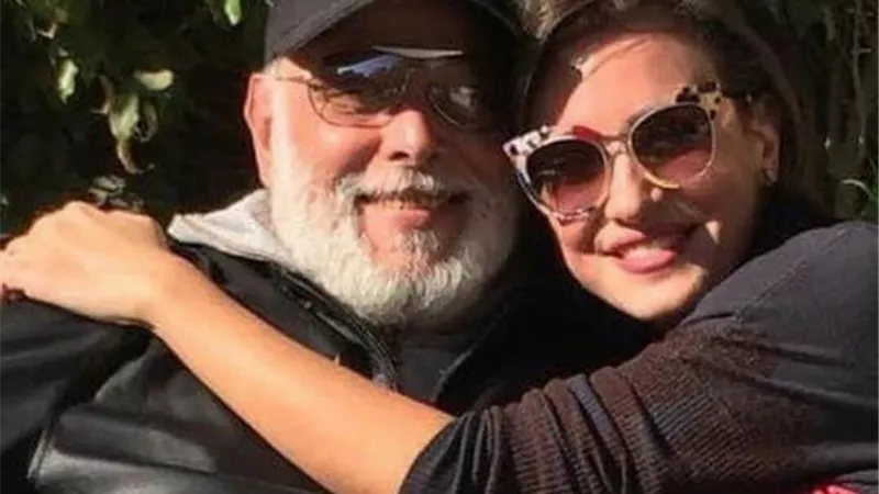 ريهام عبد الغفور لوالدها في عيد ميلاده: ”كل سنة وأنت اكرم وألطف أب”
