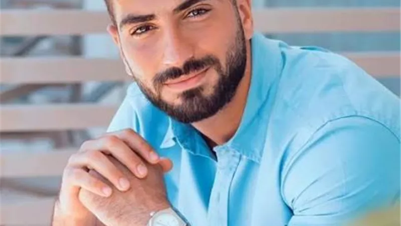 محمد الشرنوبي يطير إلى جدة لإحياء حفل العيد