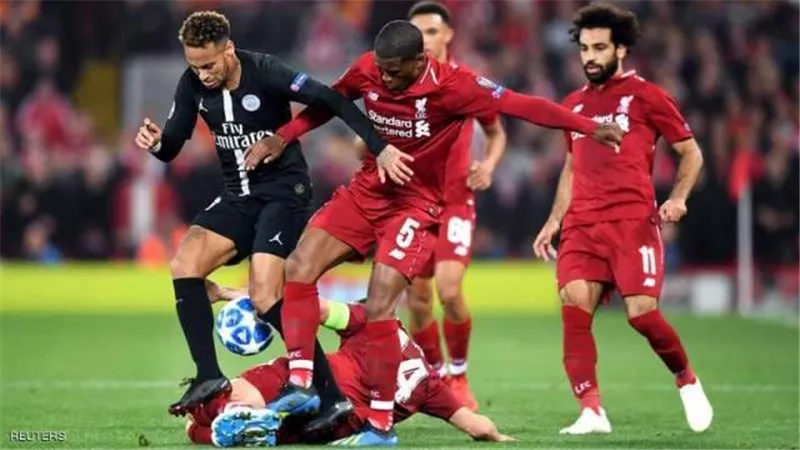 نجم ليفربول يكشف سبب انتقاله إلي باريس سان جيرمان