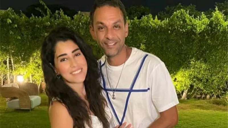 برسالة رومانسية.. أيتن عامر تحتفل بعيد زواجها السادس: ربنا ما يحرمني منك