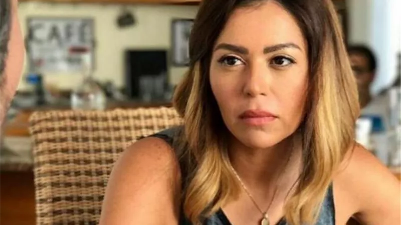 لقاء الخميسي توجه رسالة لـ ”المتنمرين”: ابعدوا بطاقتكم السلبية