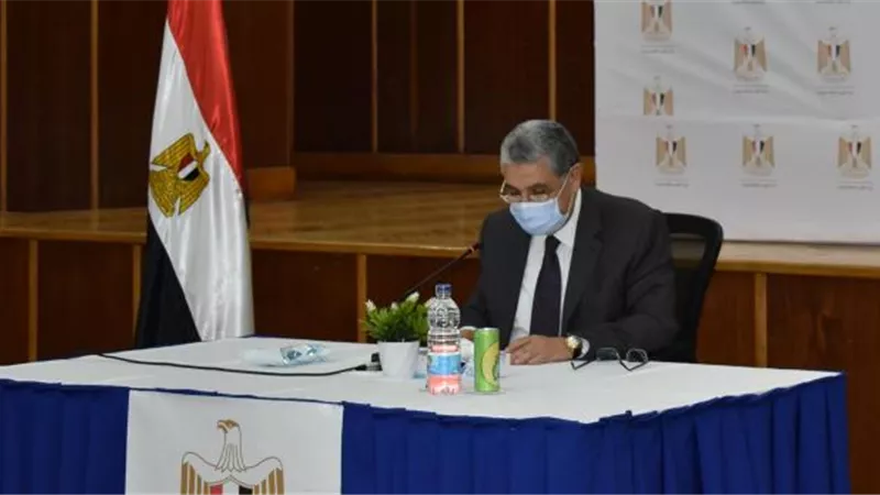 وزير الكهرباء يتابع موقف مشروعات الطاقات المتجددة