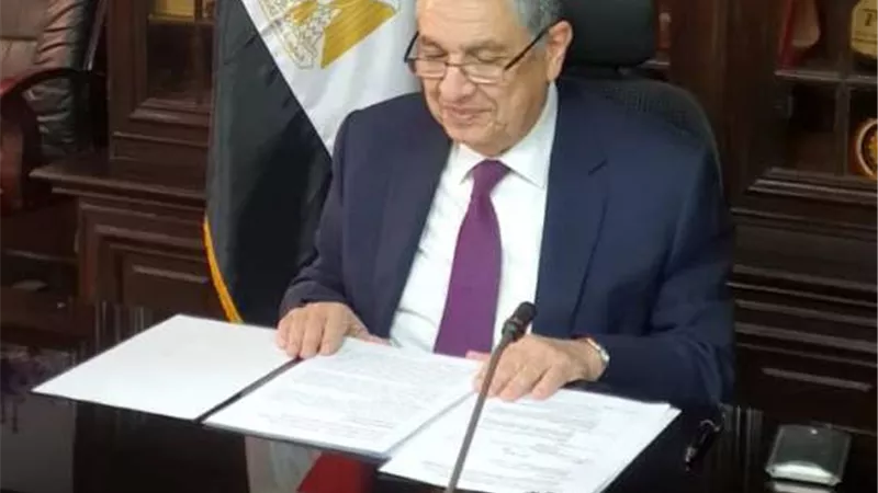وزير الكهرباء يعلن موعد تصنيع أولى معدات محطة الضبعة النووية