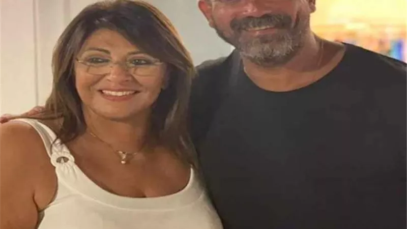 أمير كرارة يشارك جمهوره بصورة مع هالة صدقي ويعلق :أجدع ست