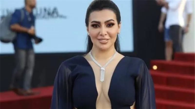 ميريهان حسين تقف على المسرح لأول مرة بصحبة أشرف عبدالباقي