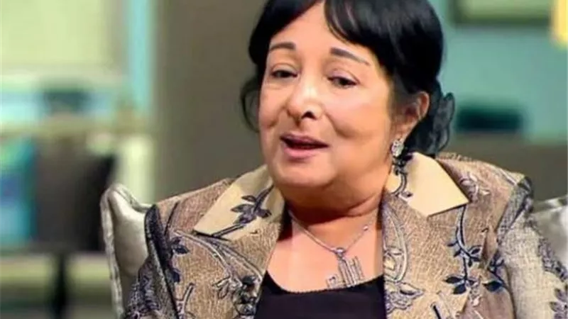 سميرة عبد العزيز:  محمد صبحى جعلنى أتراجع عن  الاعتزال وسميحة أيوب حمتنى من المعاكسة