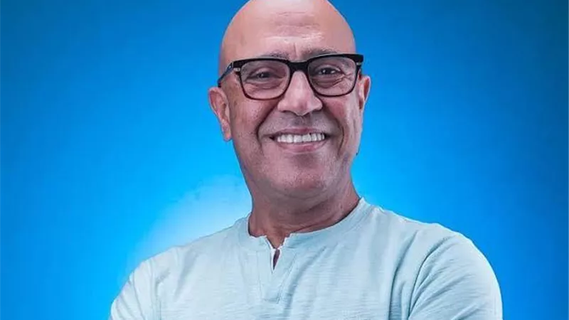 أشرف عبدالباقي يكشف عن تفاصيل مسرحيته الجديدة