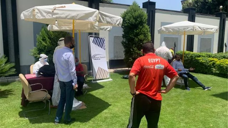 بالصور ..مسحة كورونا لجميع موظفي اتحاد الكرة