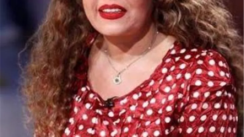 لوسى تتجاهل أزمتها بسبب اللفظ الخادش وترقص على أغانى محمد فؤاد