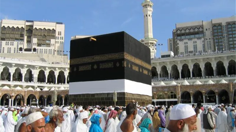 تفاصيل خطة السعودية لفتح الطواف والعمرة
