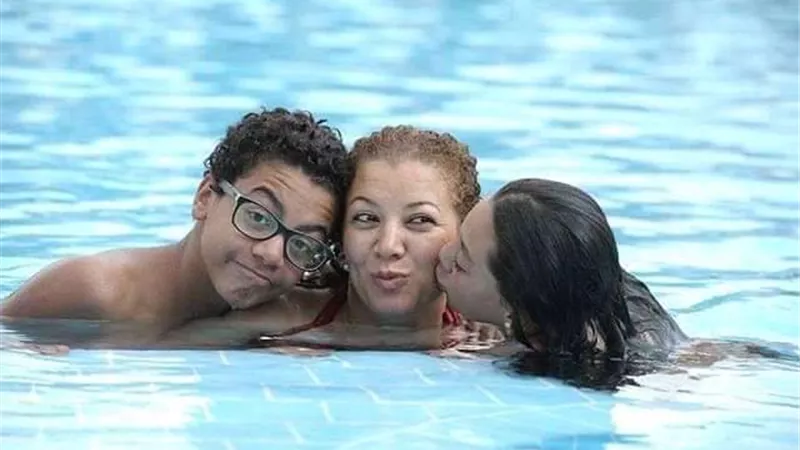إنتصار تنشر صورة بصحبة أبنائها وتعلق: أغلى ما ليا