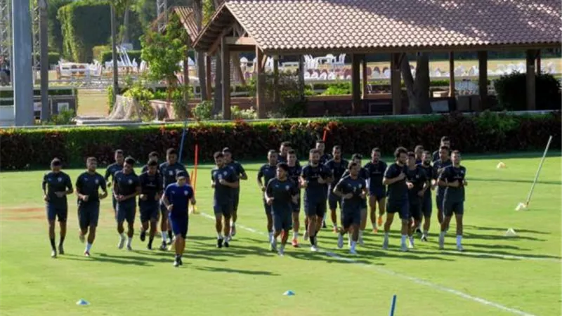 لاعبى الزمالك يخوضون تدريبات تأهيلية فى المران الصباحى