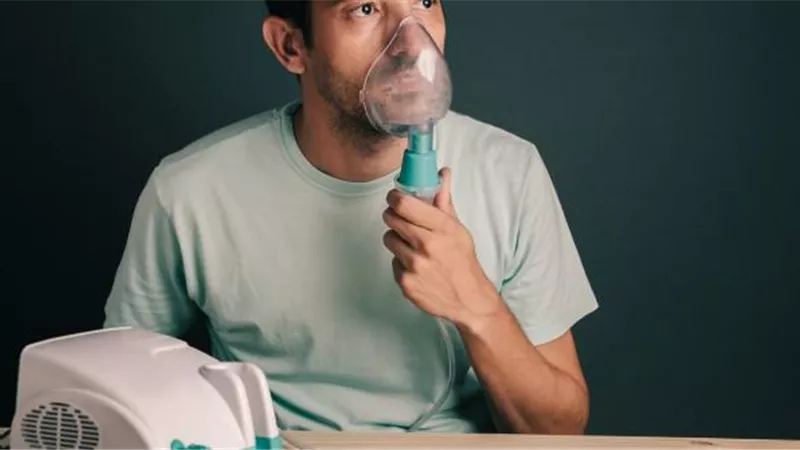 خلى بالك.. هذه العوامل تجعلك أكثر عرضة لكورونا وتليف الرئة