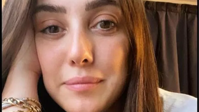 كندا علوش بإطلالة بدون مكياج فى أحدث ظهور لها
