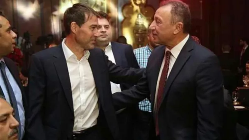 خاص| بالأرقام والصلاحيات.. كل ما تريد أن تعرفه عن عقد فايلر الجديد مع الأهلي