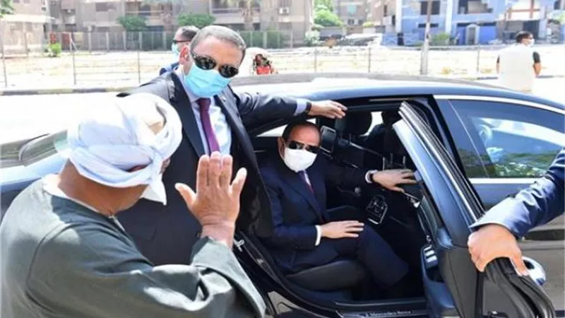 بالصور.. «السيسى » يقوم بجولة تفقدية في مدينة نصر ومحور الإسماعيلية الصحراوي
