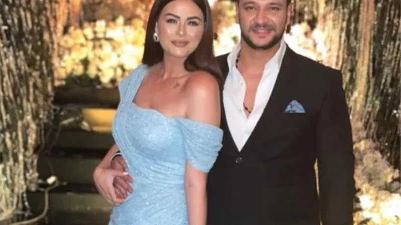 هنادى مهنا تخطف أنظار الجمهور بإطلالة مختلفة مع زوجها