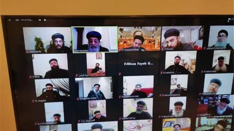 بالصور...  البابا يلتقي كهنة قطاع المنتزه عبر تطبيق زوم