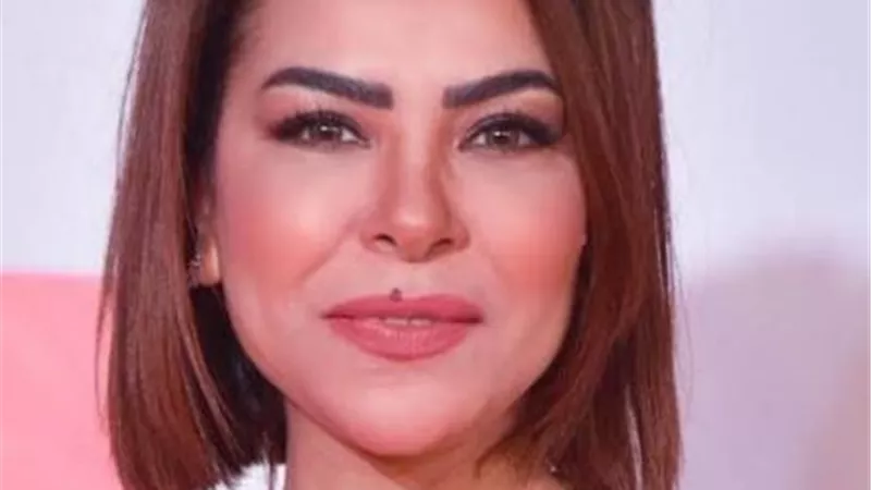 ألفت عمر فى ”إجازة مفتوحة” مع شريف منير ولقاء الخميسى
