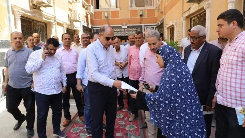 محافظ المنيا: لن يبقى في منصبه من لا يرضى عنه المواطنون