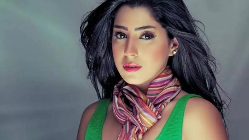 مثيرة للجدل .. أحدث أغاني أيتن عامر