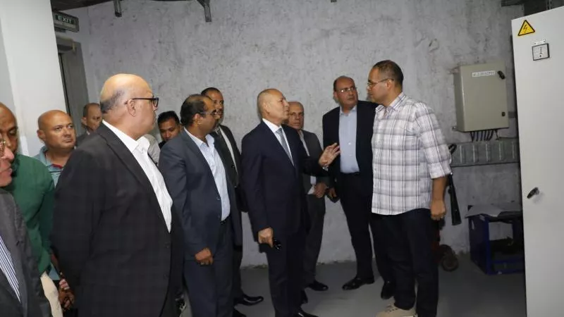 تفقد د. إبراهيم صابر محافظ القاهرة لنفقي الأزهر واستجابة لشكوى المواطنين في حي المعصرة