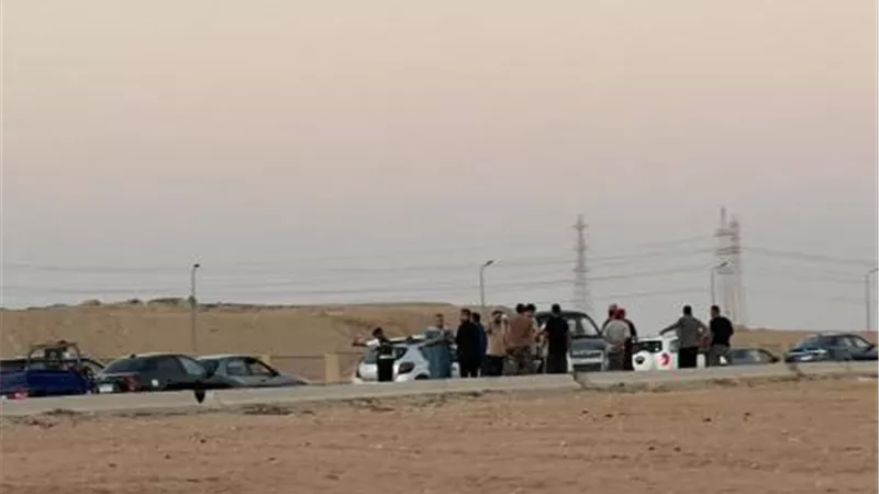 انقلاب سيارة على الطريق السياحي بالجيزة