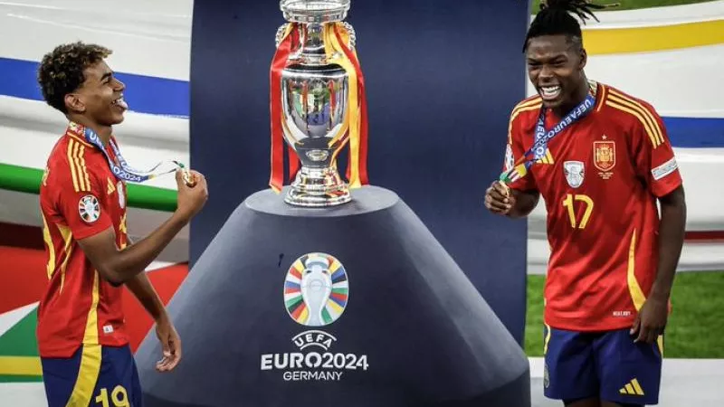 تطور عاجل في مستقبل نيكو ويليامز لاعب منتخب إسبانيا وانتقاله لـ برشلونة