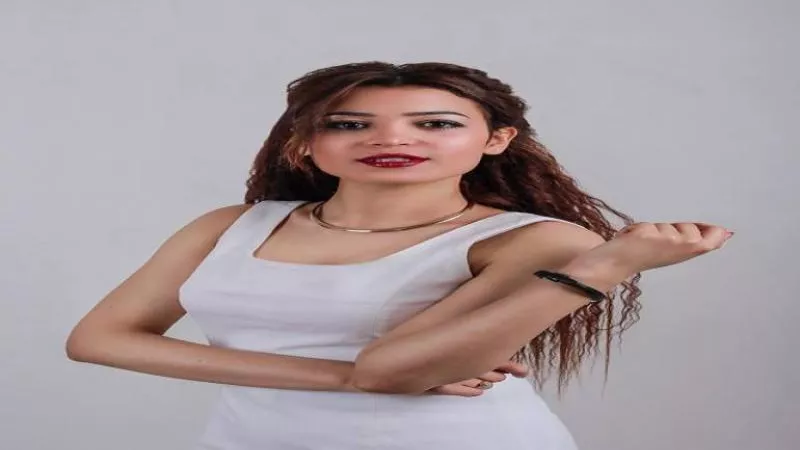 حكاية بتول الحداد من فتاة المصنع وحتى زفافها على مصطفى الغزولي