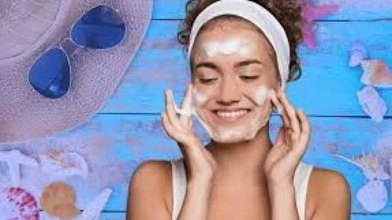 كيف تحمي بشرتك من أشعة الشمس؟.. تعرف عليها