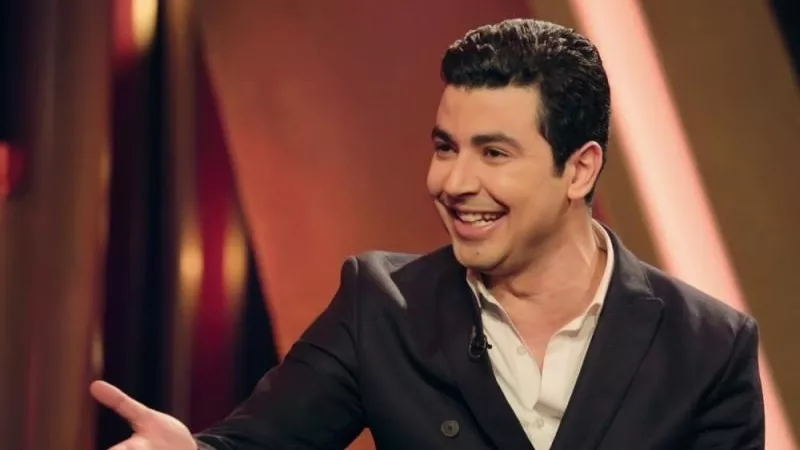 محمد أنور يحكي عن رحلته الفنية من المأساة إلى الضحك