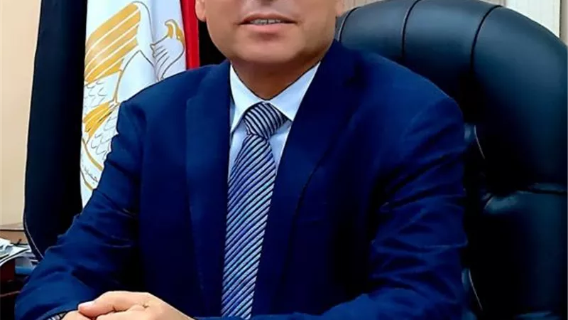 محافظ القاهرة.. إحالة مسؤولين بحي حلوان للتحقيق بسبب تقصير في المهام وجولة تفقدية لمخابز الخبز المدعم