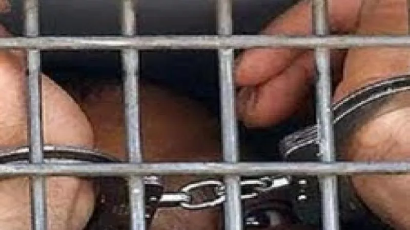 القبض على عاطلين بتهمة سرقة خزينة وحدة صحية بقنا