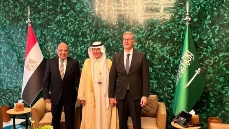 الربط الكهربائي بين مصر والسعودية.. وزير الكهرباء يبحث آخر تطورات المشروع
